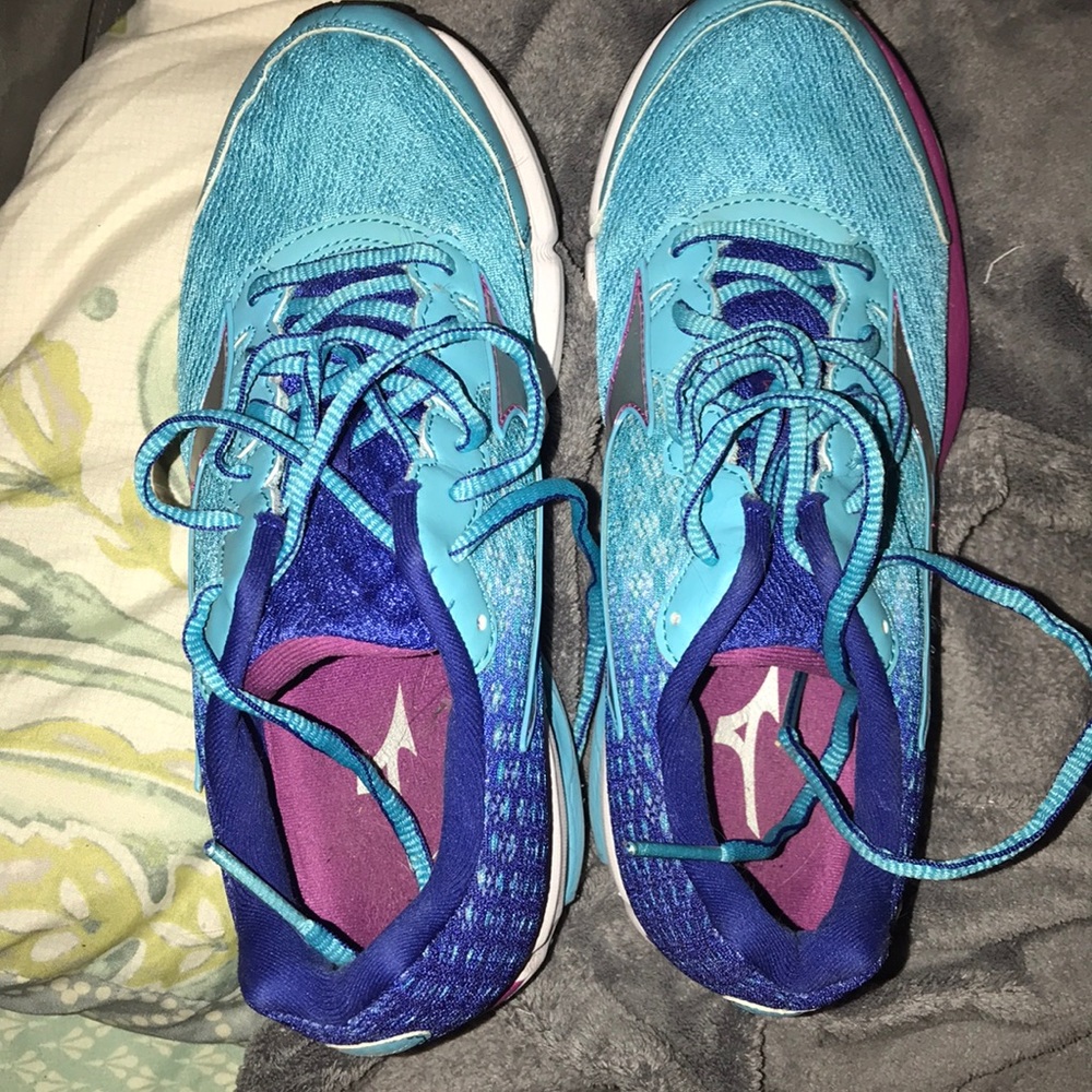 Mizuno running shoes